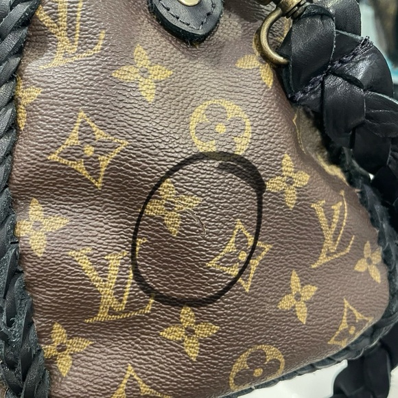 Authentic Louis Vuitton crossbody handbag. Bought from Vintage Boho Bags. - Picture 8 of 8
